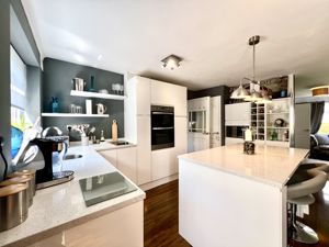 Kitchen- click for photo gallery